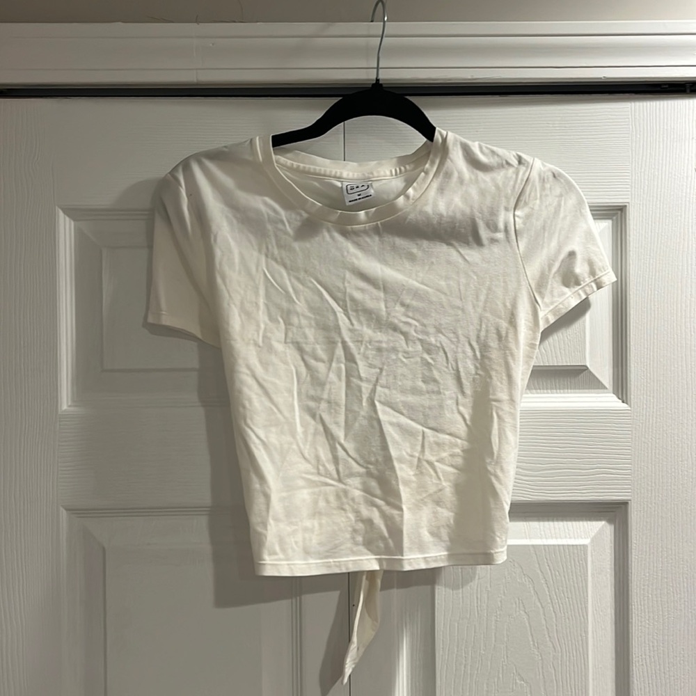 Nylora Kyla Cropped Open Back T-Shirt